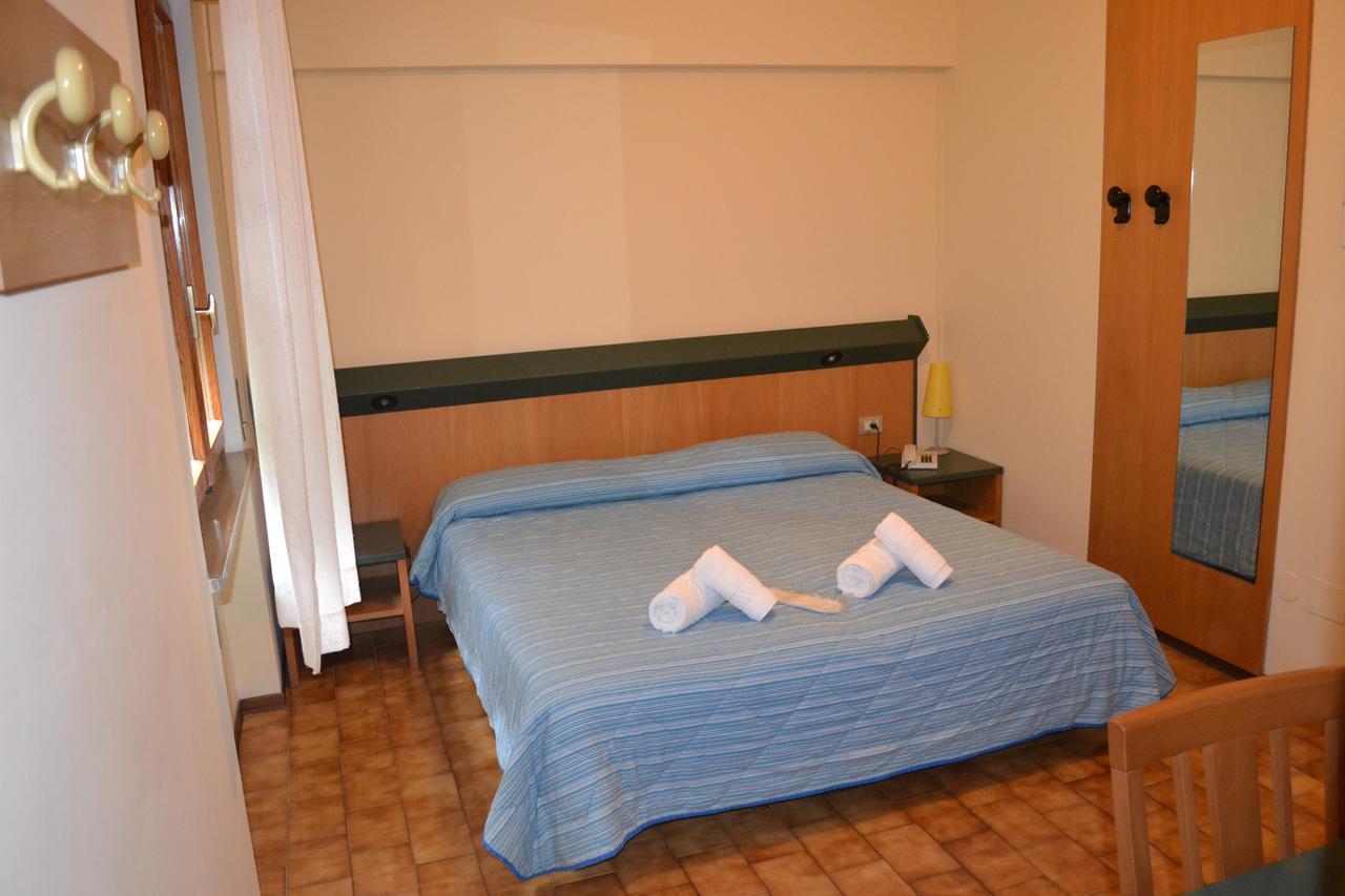 Hotel Smeraldo Бренцоне сул Гарда Екстериор снимка