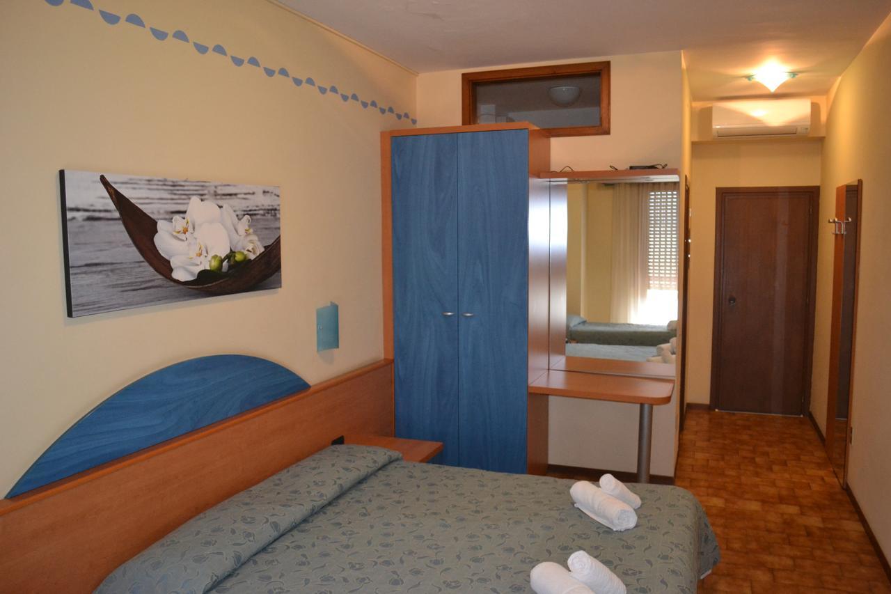 Hotel Smeraldo Бренцоне сул Гарда Екстериор снимка