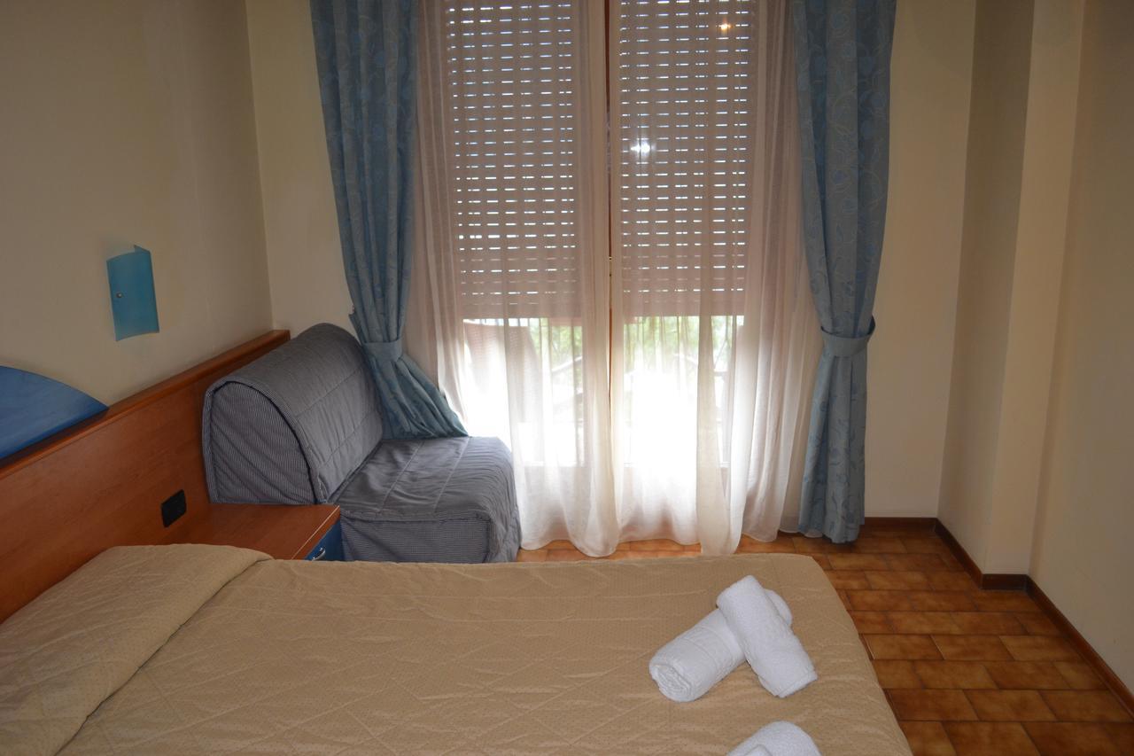 Hotel Smeraldo Бренцоне сул Гарда Екстериор снимка